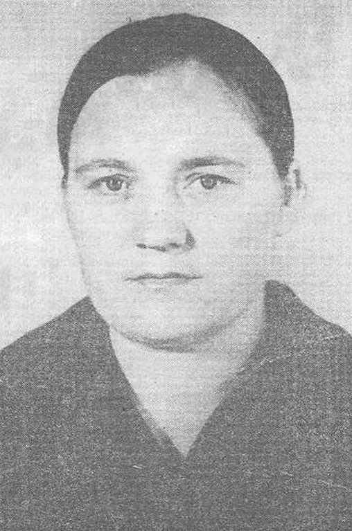 Анастасия Кирилловна Клюшникова, заместитель директора по учебно-воспитательной работе Бохановской средней школы. 1980 год