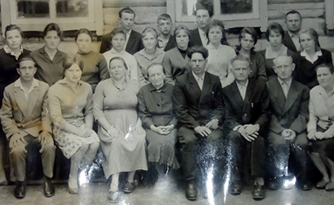 Выпуск 8-го класса Бохановской средней школы. 1965-1966 учебный год