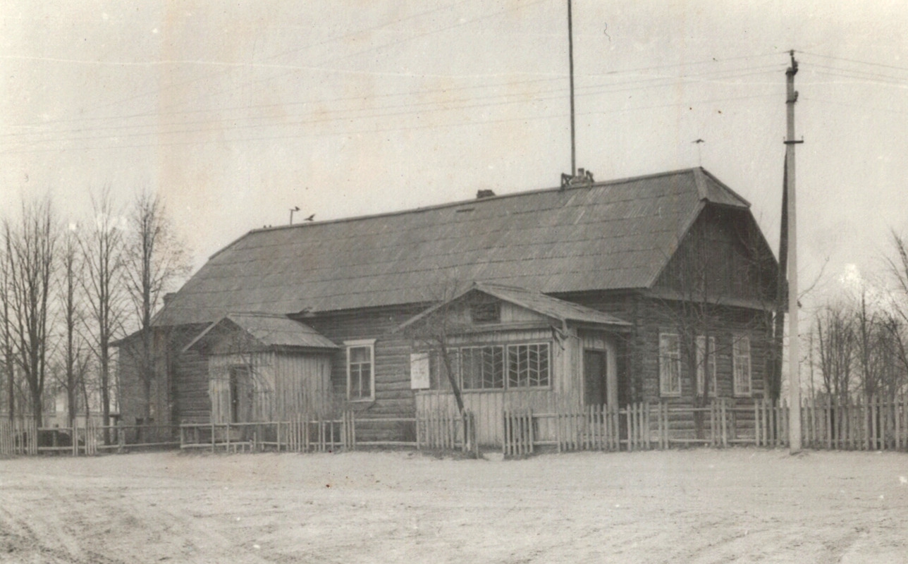 Сельский клуб и библиотека
