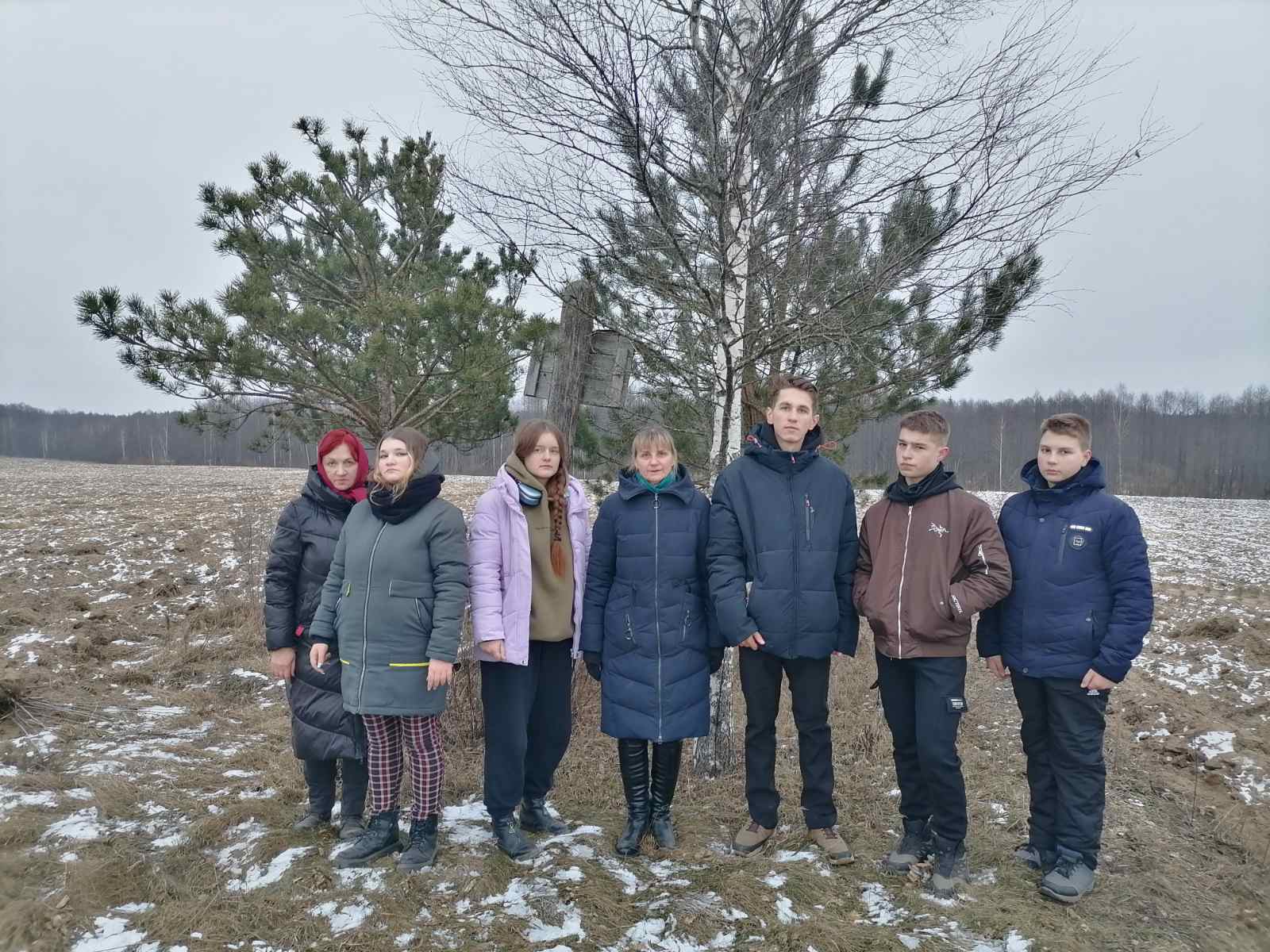 Февраль 2025 г. Поле за Батаевом. Место последнего воздушного боя бомбардировщика Пе-2 и гибели лейтенанта, штурмана Г. Пурецкого и ст. сержанта, стрелка-радиста И. Белькова 